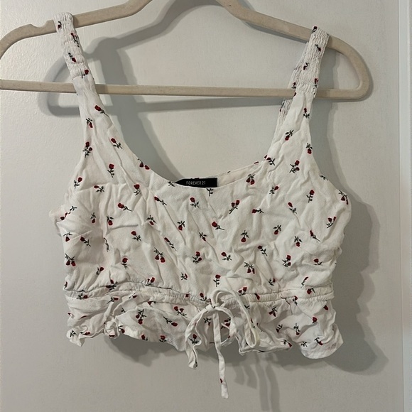 Rose printed white crop top! With a pull string tie! - Picture 1 of 4
